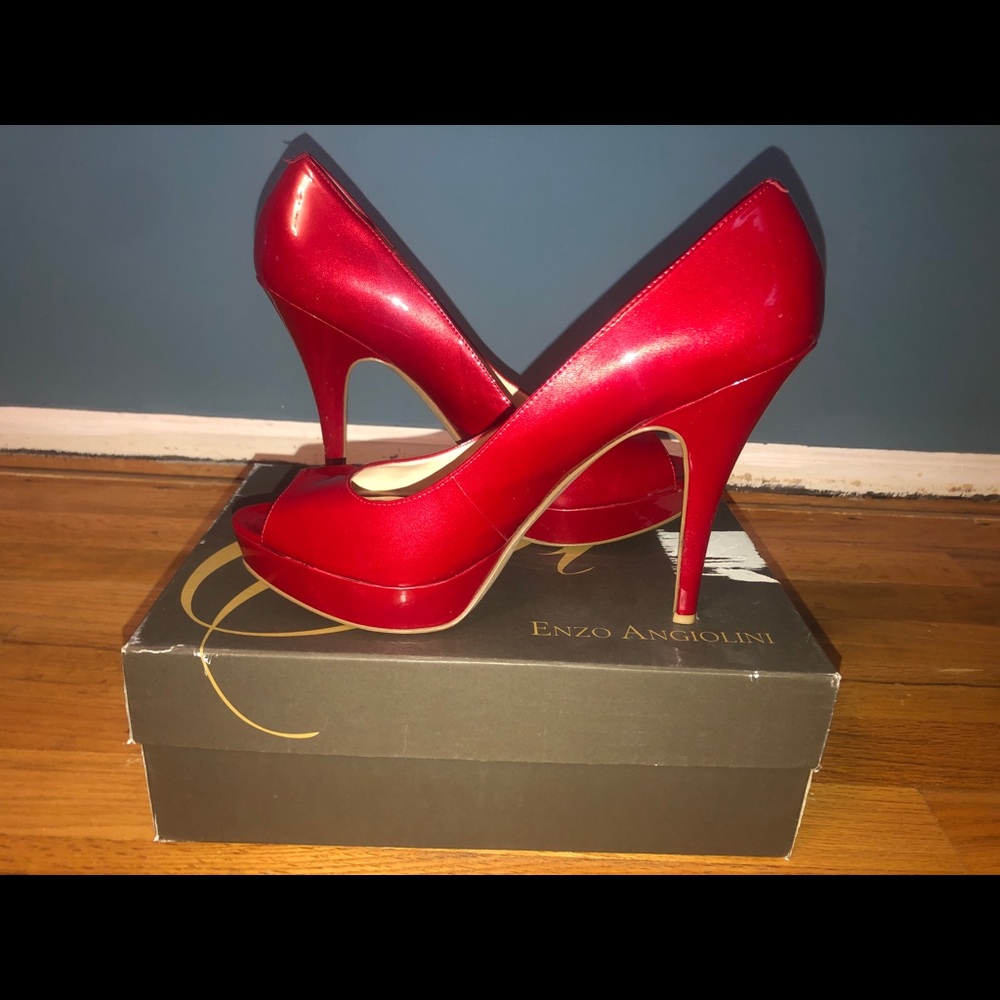 ENZO ANGIOLINI red pumps